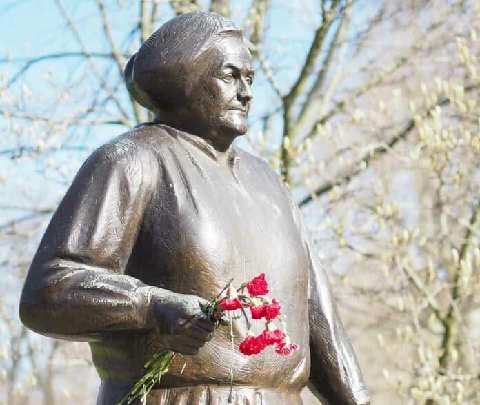 statue de Clara Zetkin