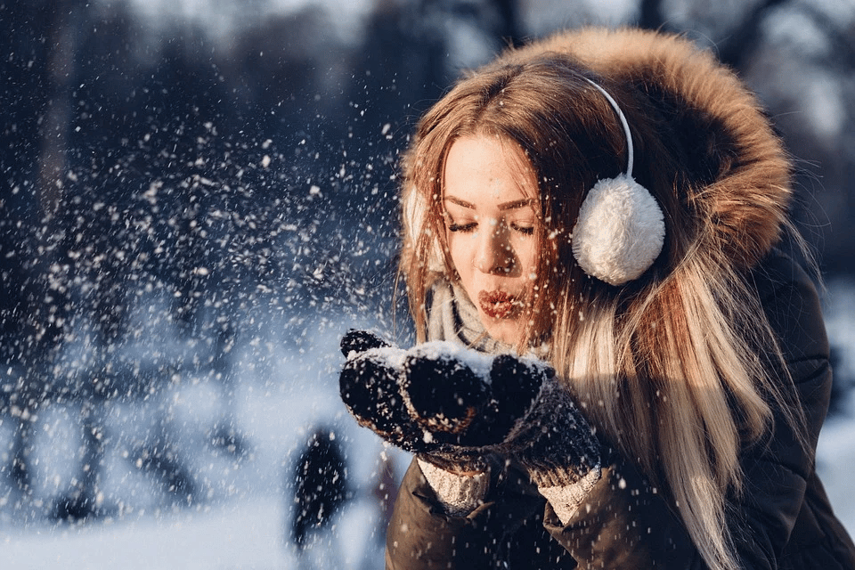 femme dans la neige